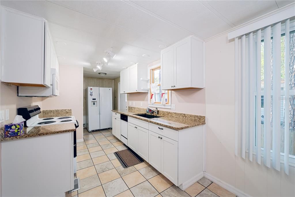 For Sale: $189,900 (2 beds, 2 baths, 1092 Square Feet)