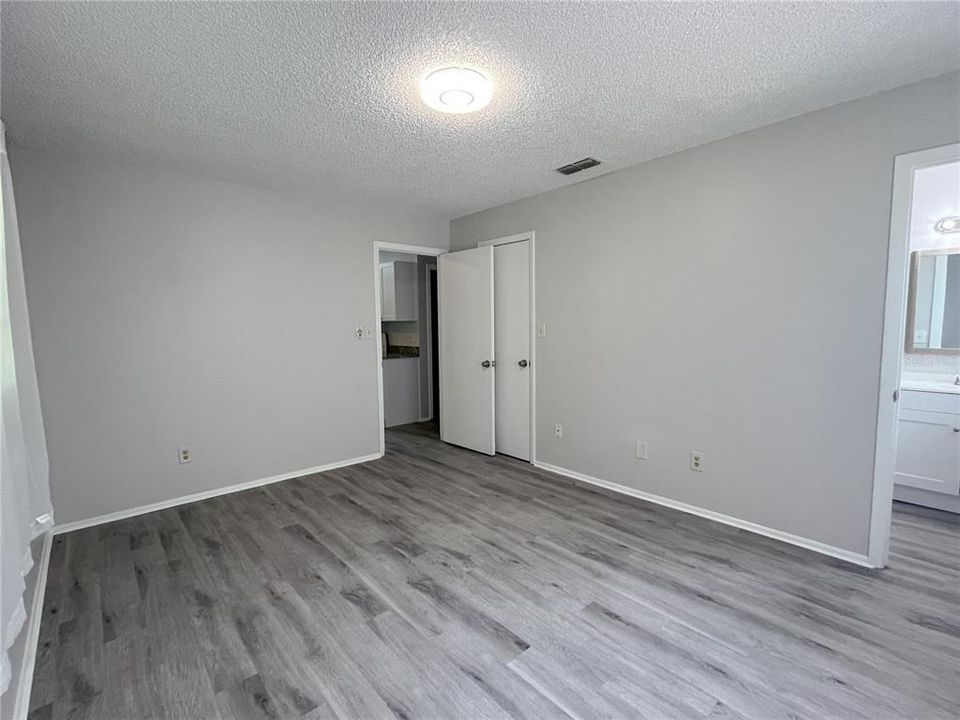 Active With Contract: $279,900 (3 beds, 2 baths, 1232 Square Feet)
