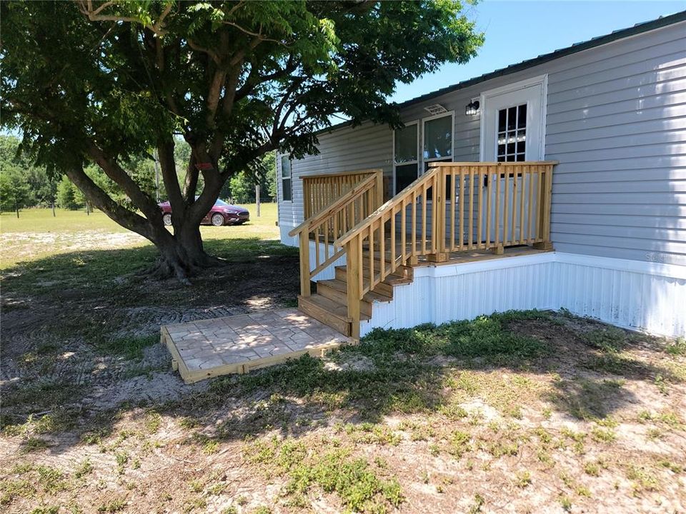 For Sale: $303,000 (3 beds, 2 baths, 1152 Square Feet)