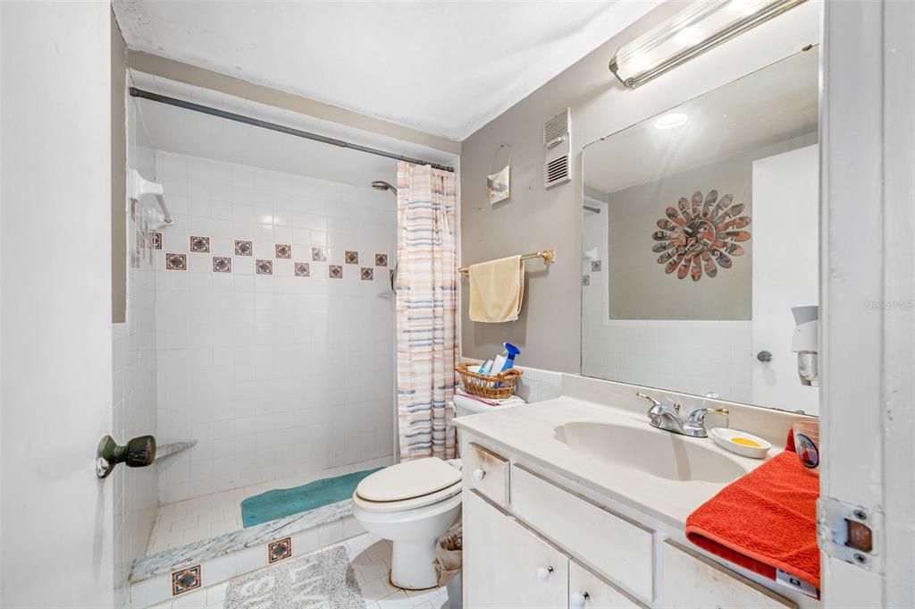For Sale: $399,000 (2 beds, 2 baths, 1175 Square Feet)
