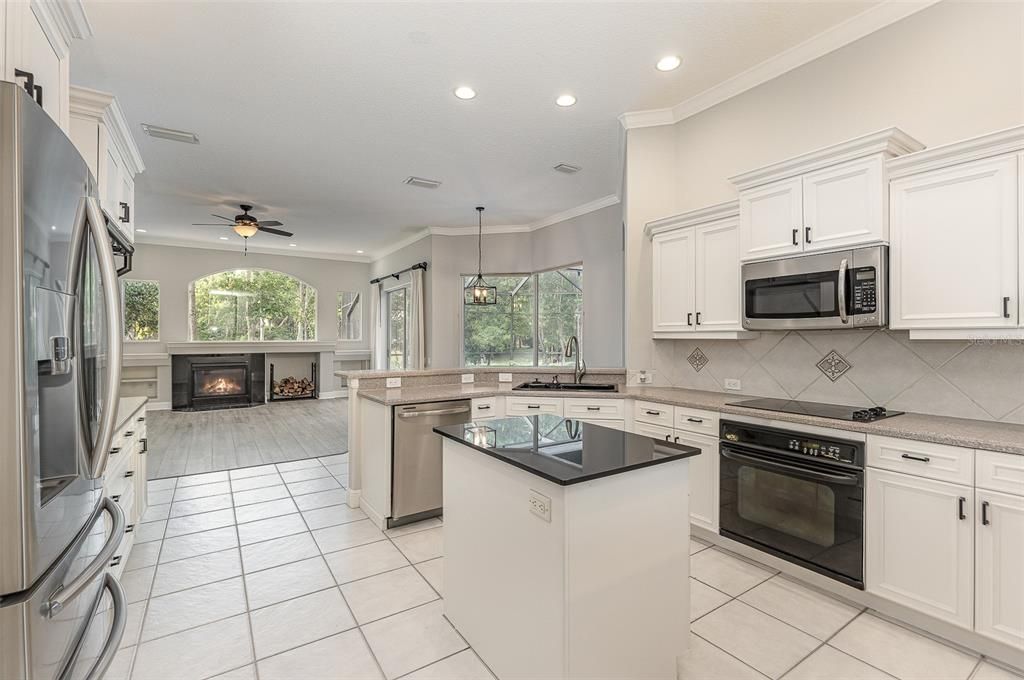Active With Contract: $809,000 (4 beds, 3 baths, 2585 Square Feet)