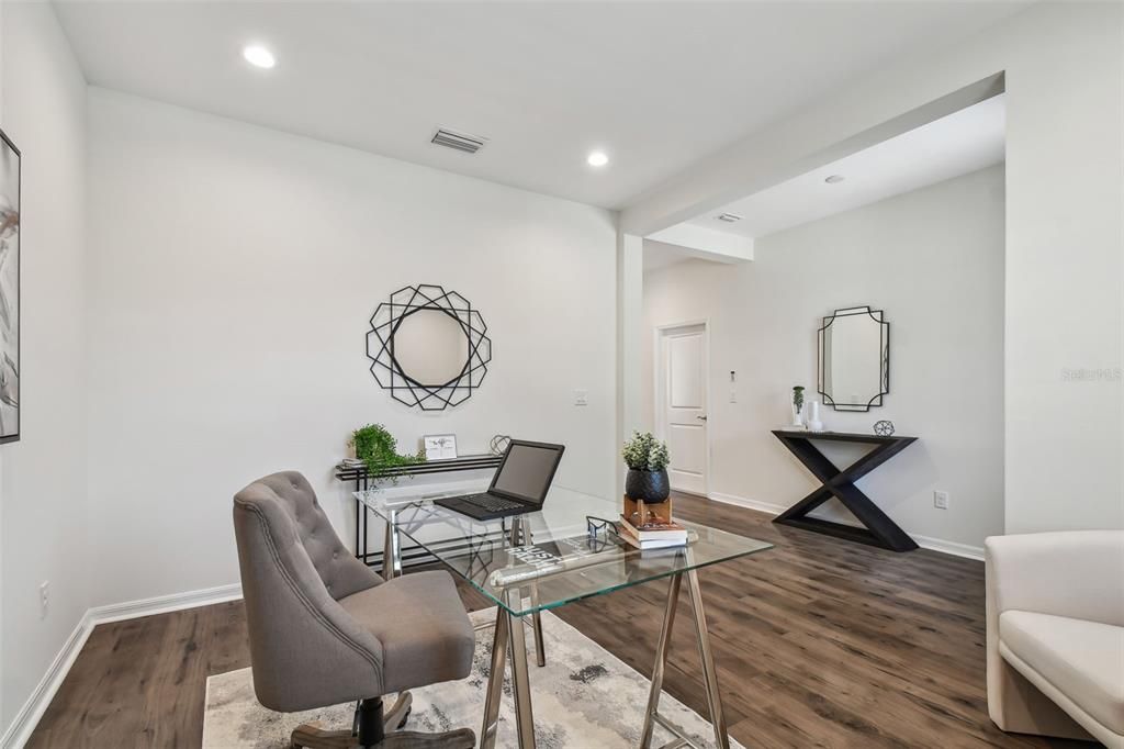 Active With Contract: $425,000 (3 beds, 2 baths, 1900 Square Feet)