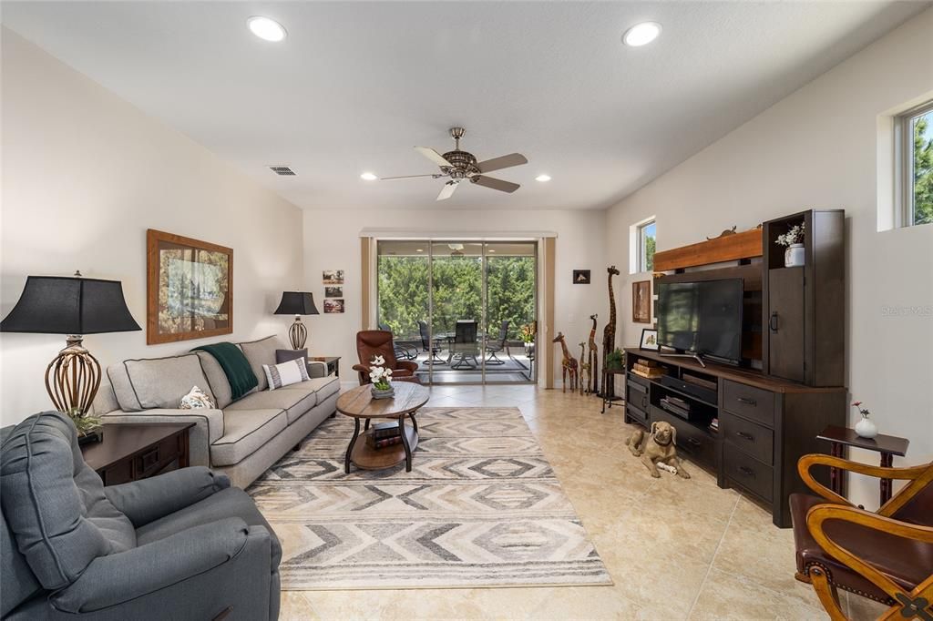 Recently Sold: $398,888 (2 beds, 2 baths, 1982 Square Feet)