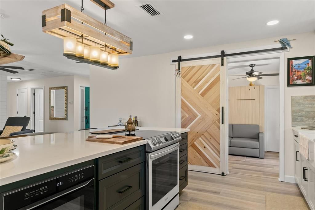 Active With Contract: $434,900 (2 beds, 2 baths, 1282 Square Feet)