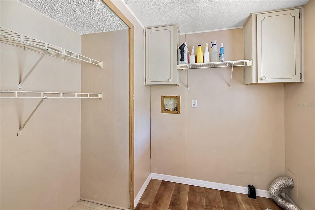 Active With Contract: $164,900 (3 beds, 2 baths, 1352 Square Feet)