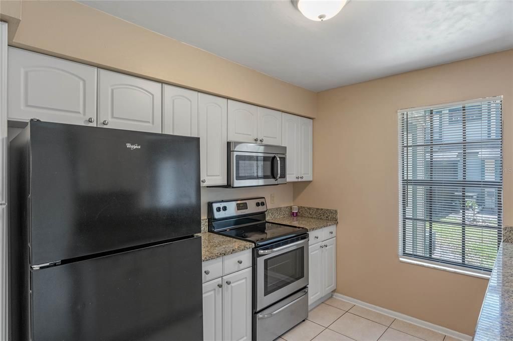 For Sale: $270,000 (2 beds, 2 baths, 1223 Square Feet)