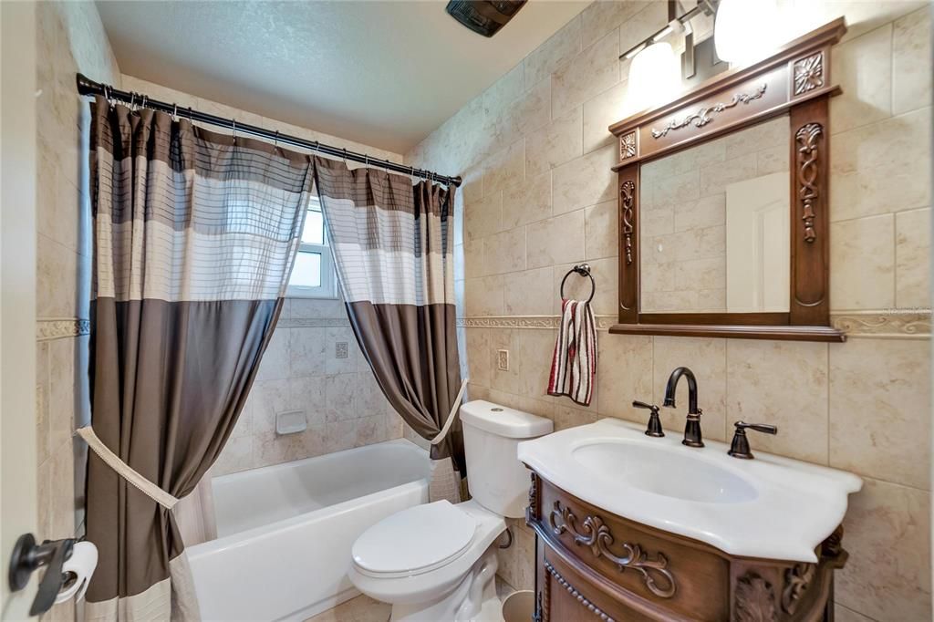 For Sale: $341,500 (2 beds, 2 baths, 1652 Square Feet)