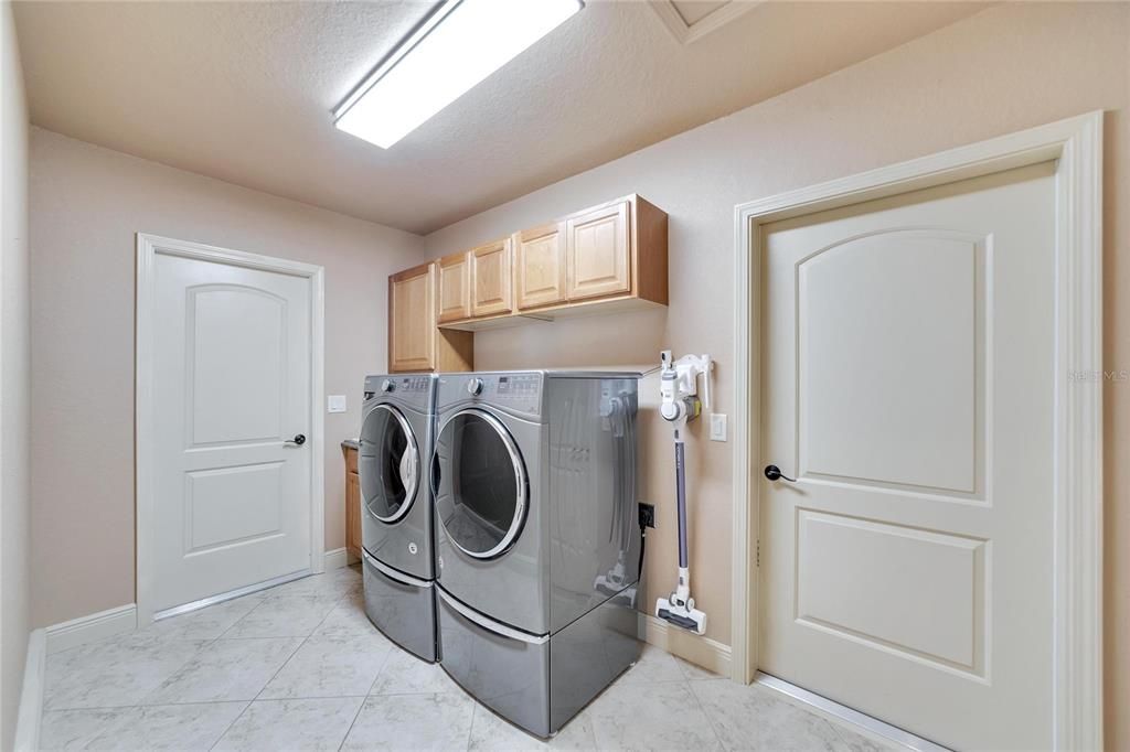 For Sale: $341,500 (2 beds, 2 baths, 1652 Square Feet)