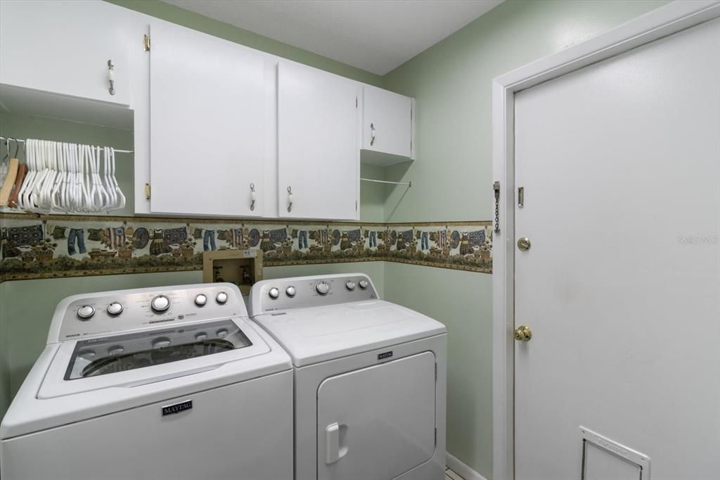 Active With Contract: $350,000 (3 beds, 2 baths, 1990 Square Feet)