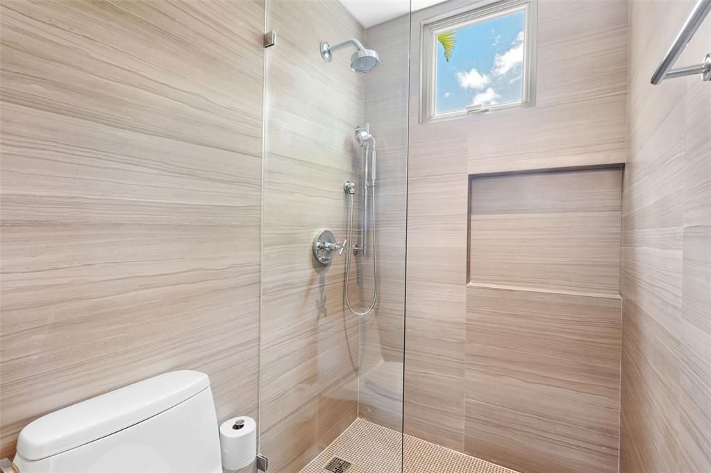 待售: $12,900,000 (6 贝兹, 8 浴室, 9827.4 平方英尺)