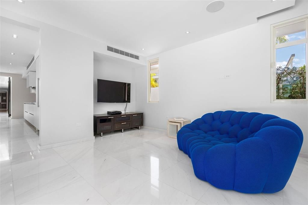 待售: $12,900,000 (6 贝兹, 8 浴室, 9827.4 平方英尺)