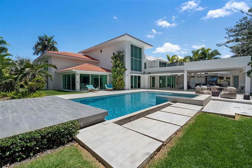 待售: $12,900,000 (6 贝兹, 8 浴室, 9827.4 平方英尺)