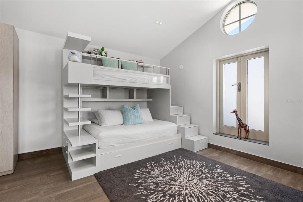 待售: $12,900,000 (6 贝兹, 8 浴室, 9827.4 平方英尺)