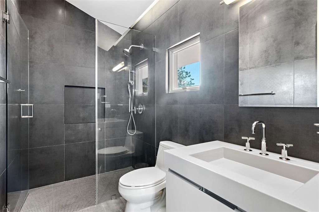 待售: $12,900,000 (6 贝兹, 8 浴室, 9827.4 平方英尺)