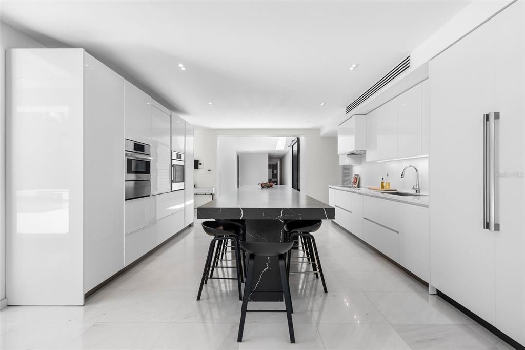 待售: $12,900,000 (6 贝兹, 8 浴室, 9827.4 平方英尺)