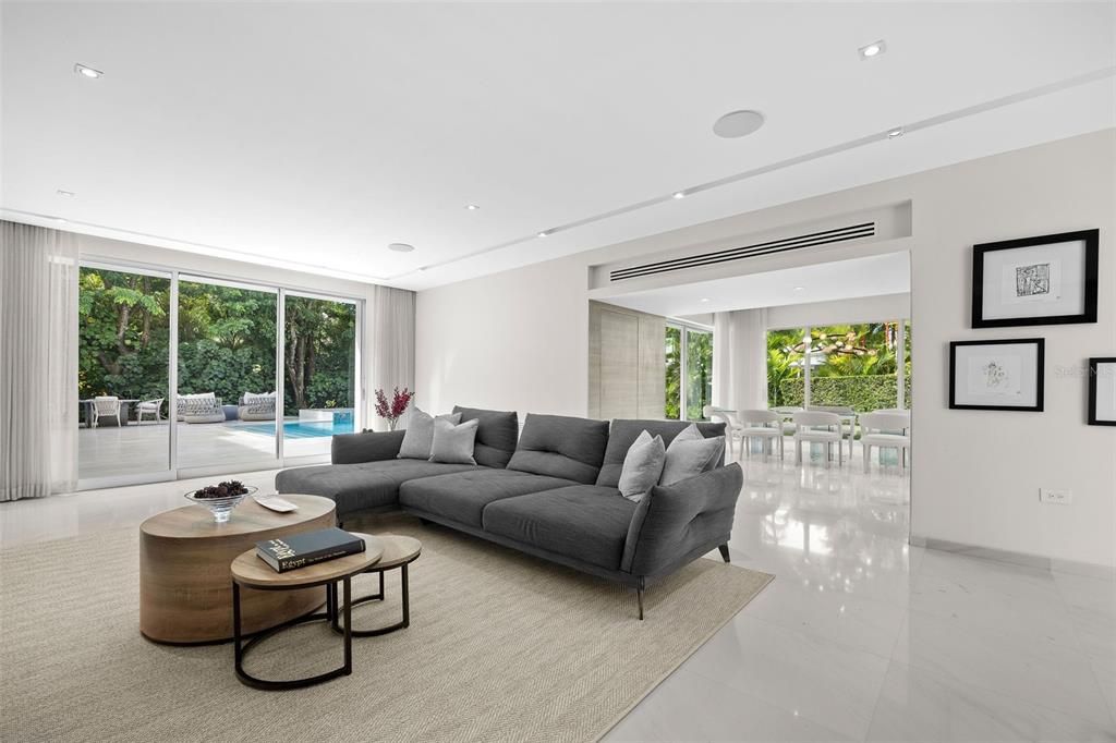 待售: $12,900,000 (6 贝兹, 8 浴室, 9827.4 平方英尺)