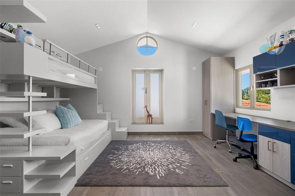 待售: $12,900,000 (6 贝兹, 8 浴室, 9827.4 平方英尺)