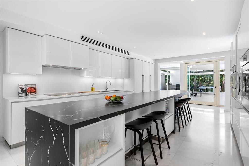 待售: $12,900,000 (6 贝兹, 8 浴室, 9827.4 平方英尺)