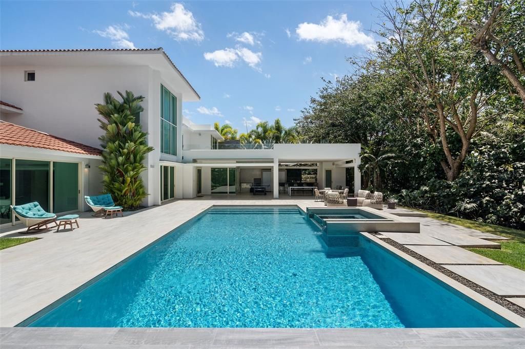 待售: $12,900,000 (6 贝兹, 8 浴室, 9827.4 平方英尺)