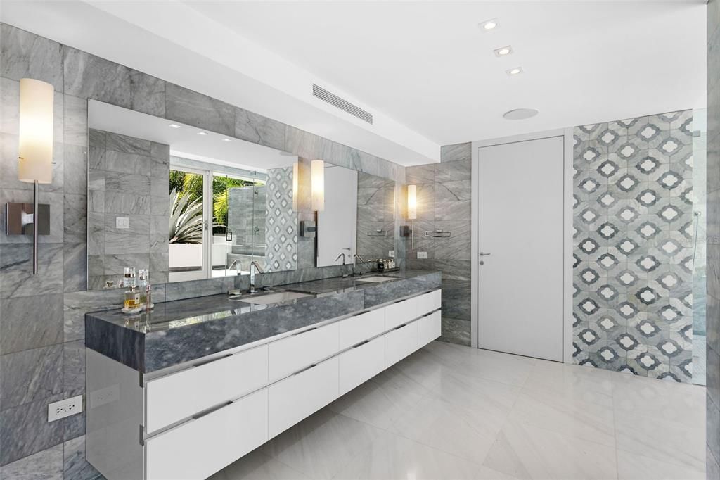 待售: $12,900,000 (6 贝兹, 8 浴室, 9827.4 平方英尺)