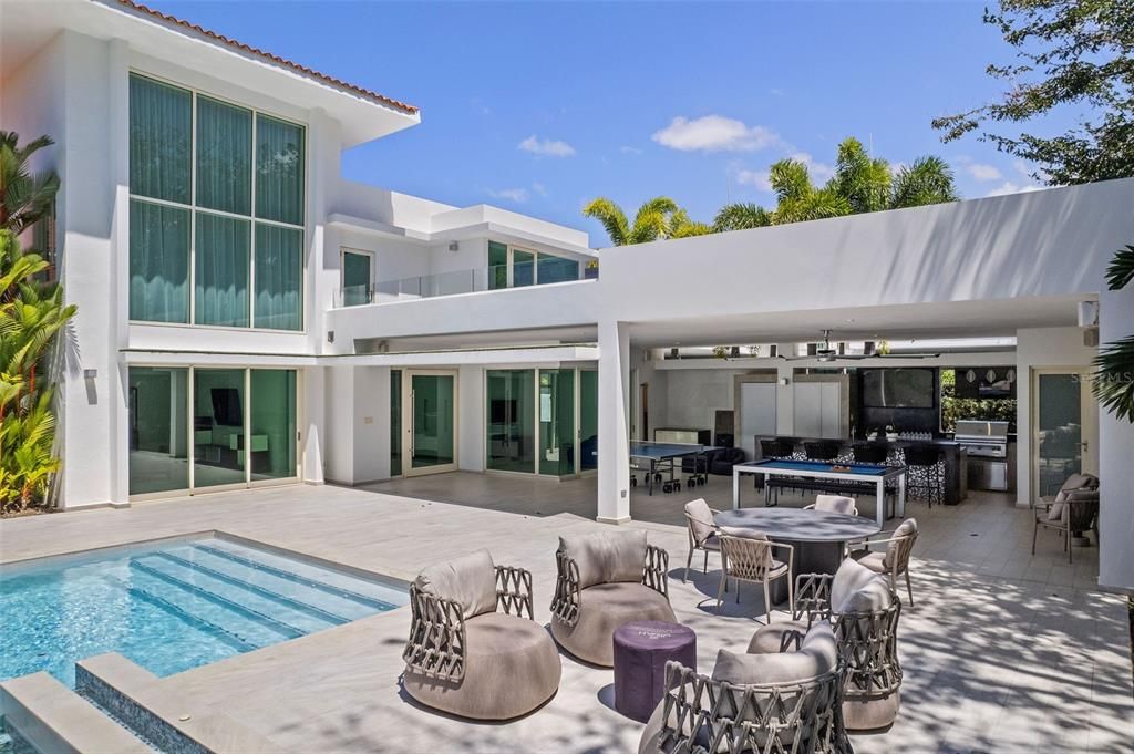 待售: $12,900,000 (6 贝兹, 8 浴室, 9827.4 平方英尺)