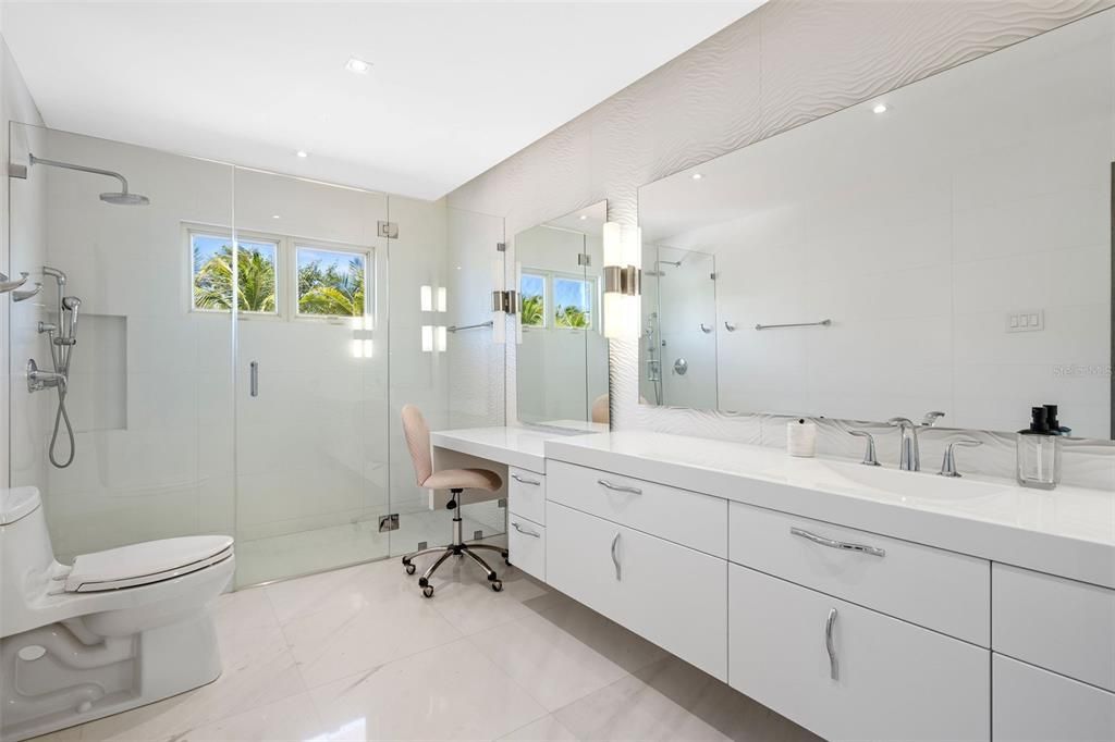 待售: $12,900,000 (6 贝兹, 8 浴室, 9827.4 平方英尺)