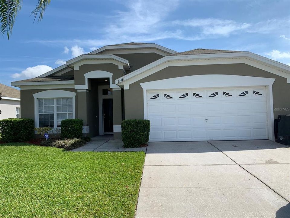 Active With Contract: $2,600 (4 beds, 2 baths, 1553 Square Feet)