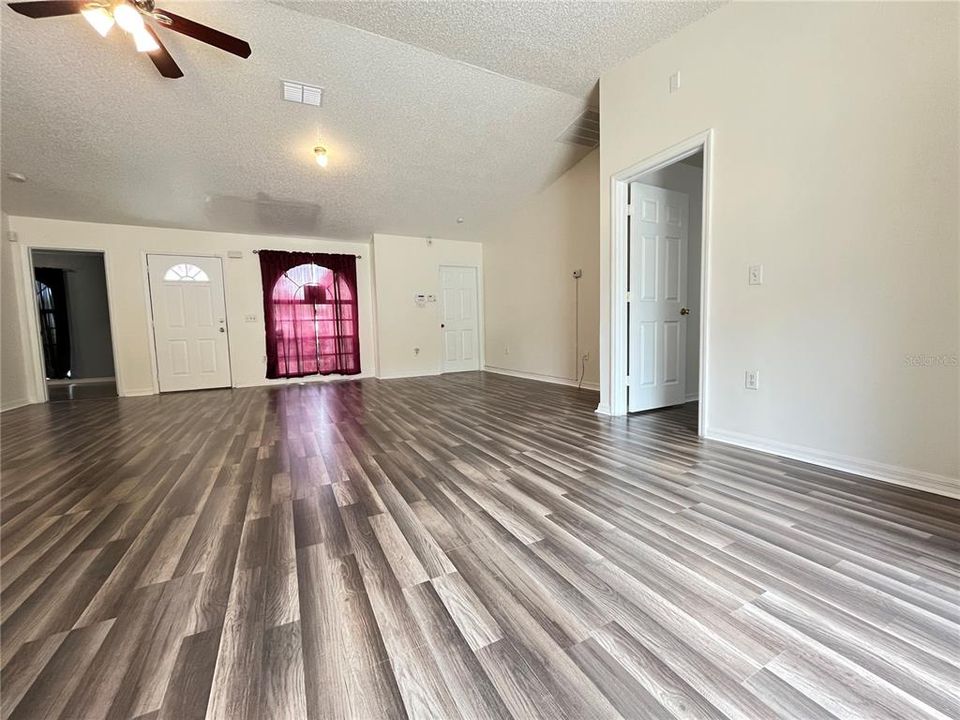 For Sale: $295,000 (4 beds, 2 baths, 1438 Square Feet)