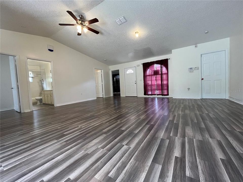 For Sale: $295,000 (4 beds, 2 baths, 1438 Square Feet)
