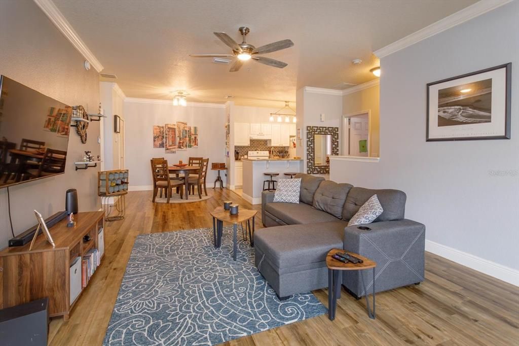 Active With Contract: $279,900 (2 beds, 2 baths, 1276 Square Feet)