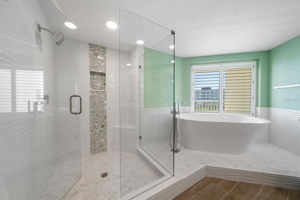 待售: $1,745,000 (2 贝兹, 2 浴室, 1952 平方英尺)