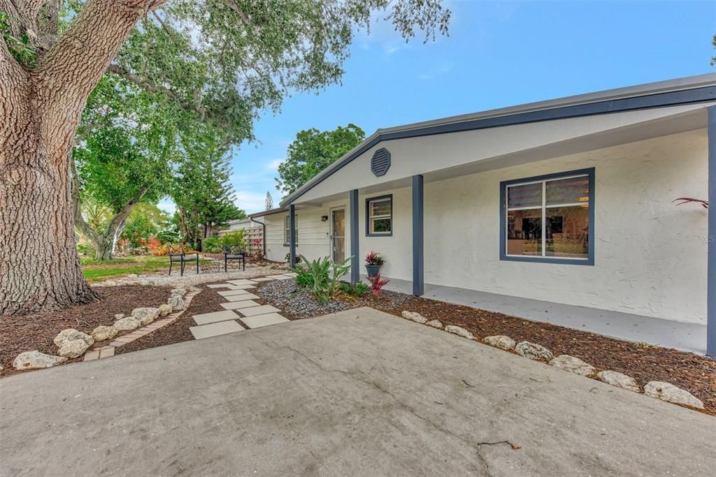 Recently Sold: $799,000 (4 beds, 2 baths, 2083 Square Feet)