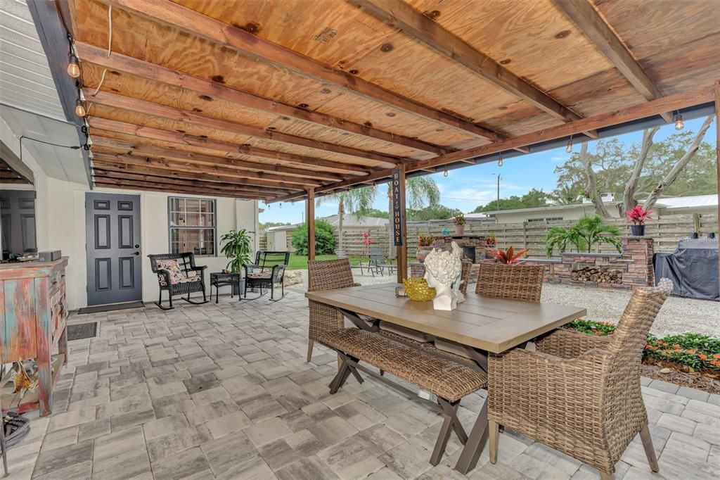 Active With Contract: $799,000 (4 beds, 2 baths, 2083 Square Feet)