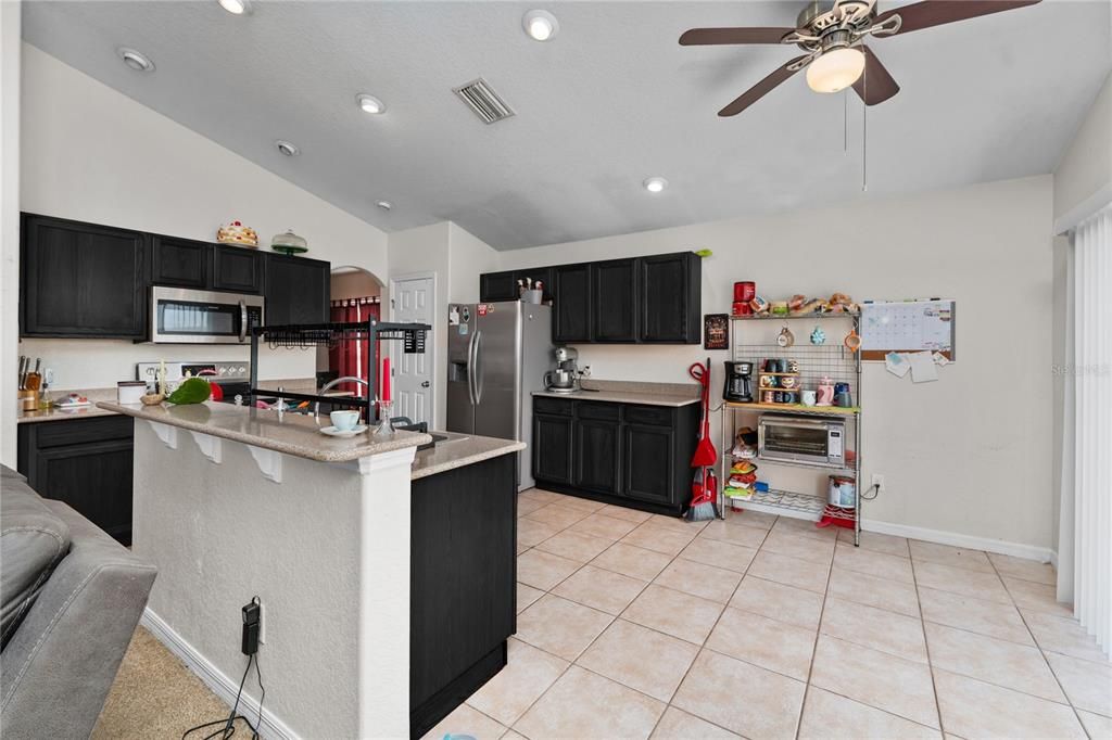 For Sale: $320,000 (4 beds, 3 baths, 2070 Square Feet)
