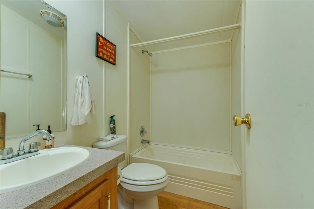 Active With Contract: $189,000 (2 beds, 2 baths, 918 Square Feet)