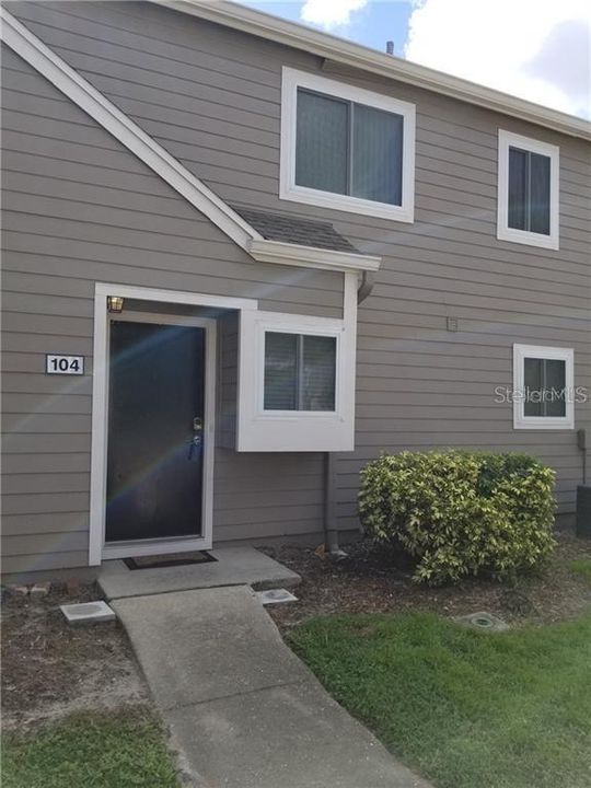 Recently Rented: $1,590 (2 beds, 2 baths, 1140 Square Feet)