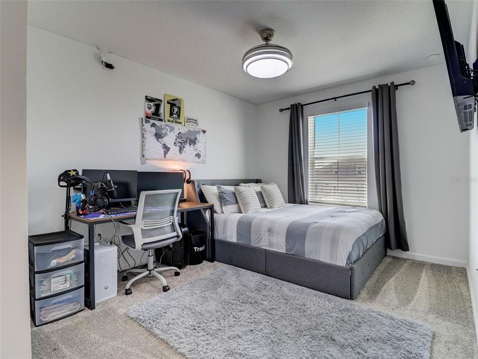 Active With Contract: $400,000 (4 beds, 2 baths, 1870 Square Feet)