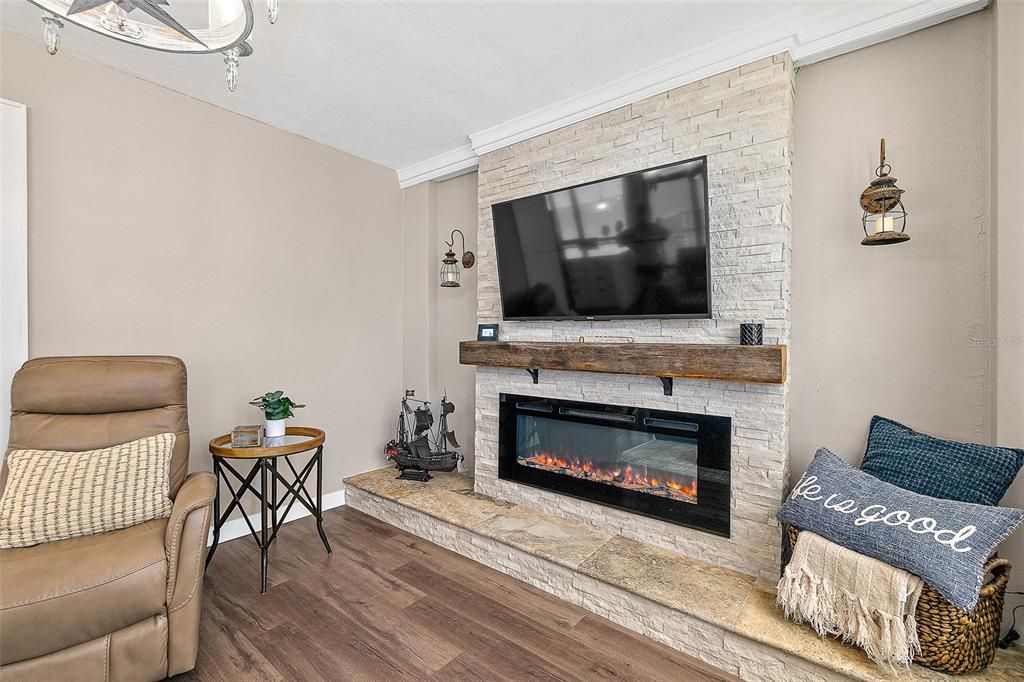 Active With Contract: $2,750 (2 beds, 2 baths, 1290 Square Feet)