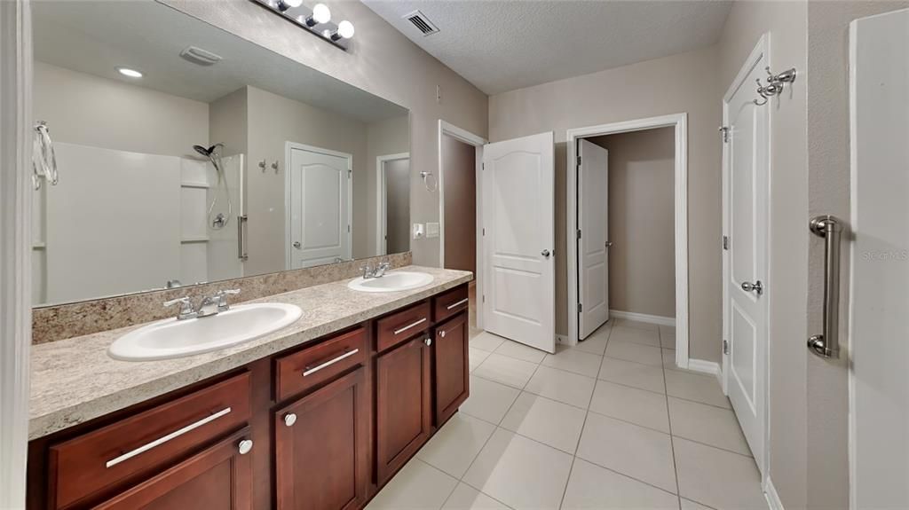 Active With Contract: $329,900 (3 beds, 2 baths, 2368 Square Feet)
