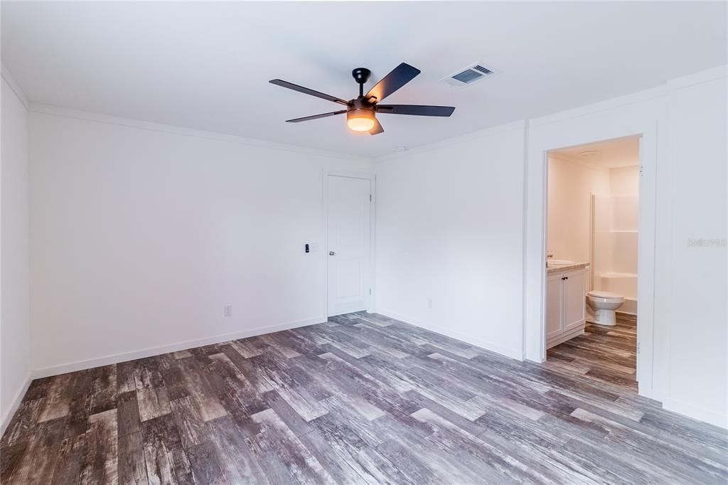 For Sale: $265,000 (3 beds, 2 baths, 1493 Square Feet)