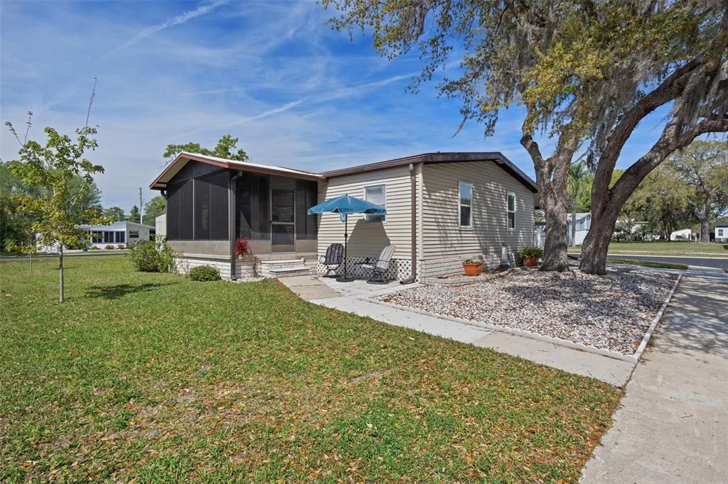 For Sale: $189,900 (3 beds, 2 baths, 1568 Square Feet)