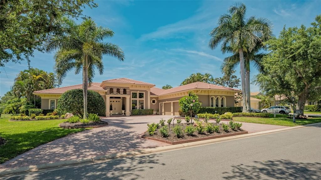 Active With Contract: $1,349,000 (4 beds, 3 baths, 4074 Square Feet)