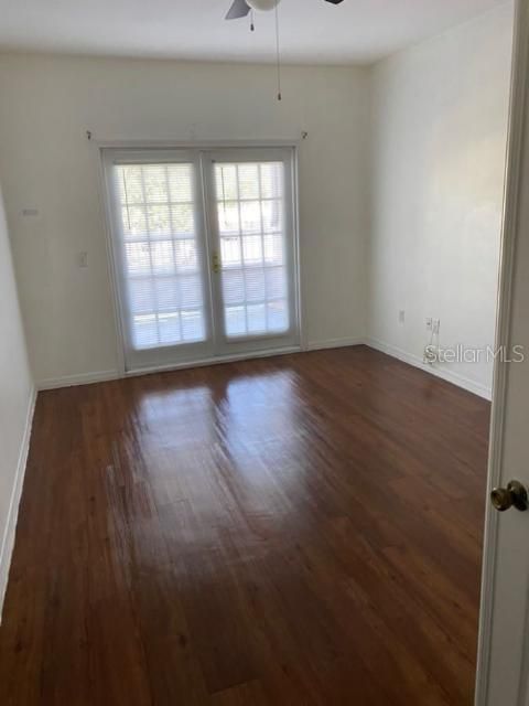 Active With Contract: $1,550 (2 beds, 1 baths, 1035 Square Feet)