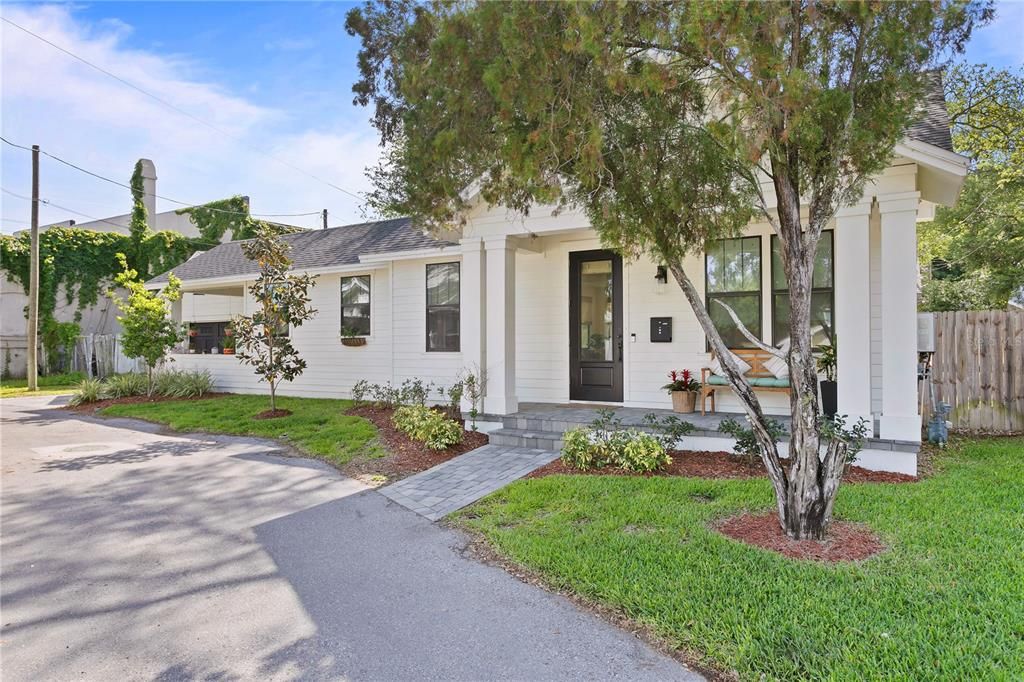Recently Sold: $649,900 (3 beds, 2 baths, 1579 Square Feet)