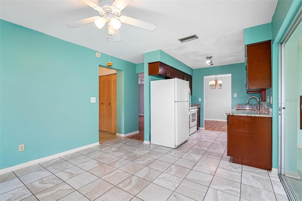 Recently Sold: $359,000 (2 beds, 2 baths, 1211 Square Feet)