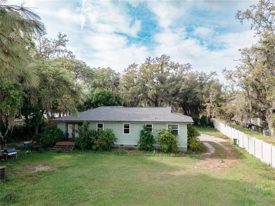 Active With Contract: $375,000 (4 beds, 2 baths, 1800 Square Feet)