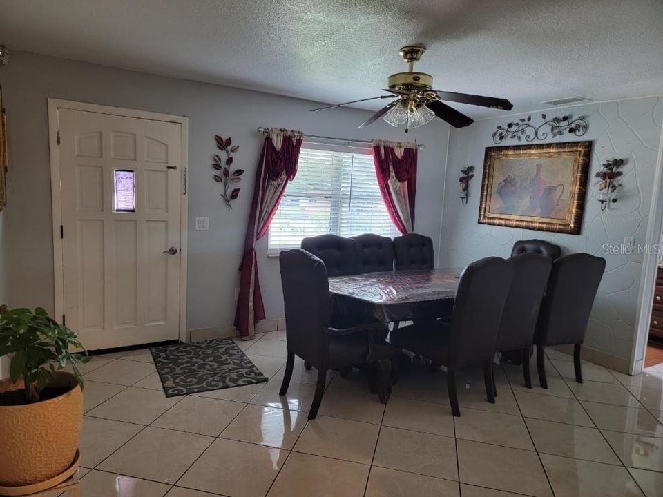 Recently Sold: $125,000 (3 beds, 2 baths, 1338 Square Feet)
