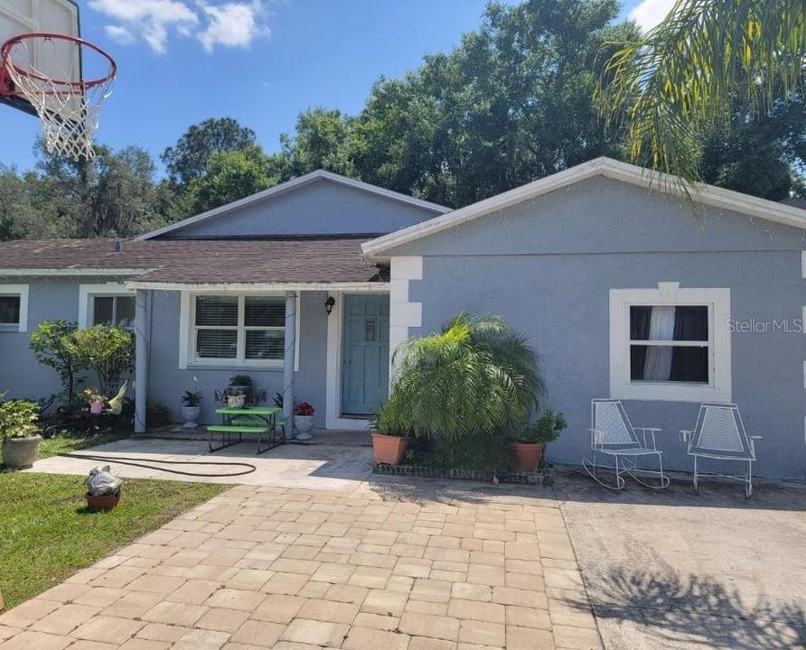 Recently Sold: $125,000 (3 beds, 2 baths, 1338 Square Feet)