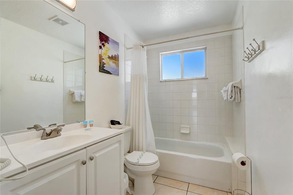 待售: $274,900 (3 贝兹, 2 浴室, 1357 平方英尺)