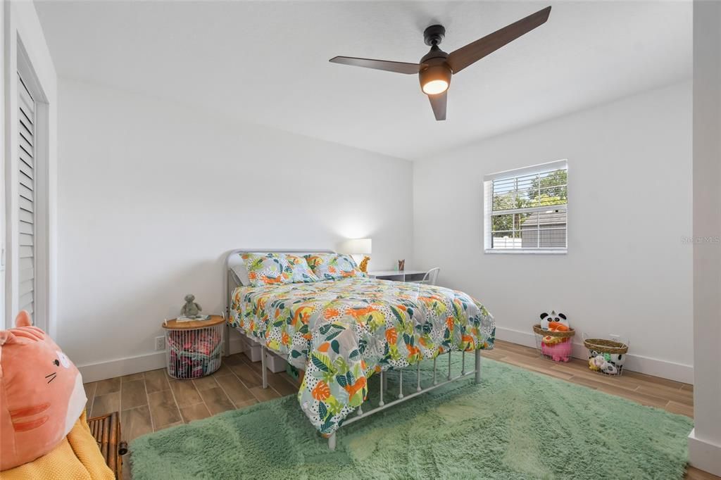 Active With Contract: $320,000 (3 beds, 2 baths, 1635 Square Feet)
